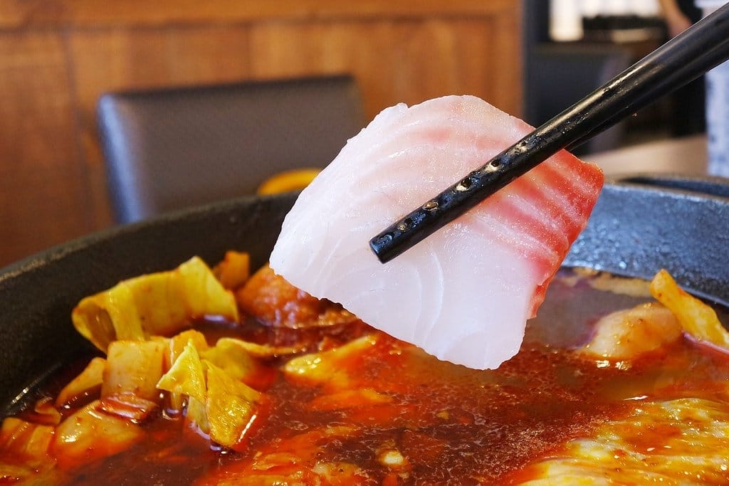 【美食分享】苗栗頭份,尚順附近精緻小火鍋推薦,份量多、手搖特調飲料,联亭泡菜鍋,附設停車場