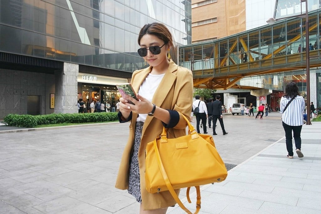 【穿搭分享】 Bonjour 又是一天的美好,時尚媽咪旅遊必備大容量美包,法國Lipault 保齡球包