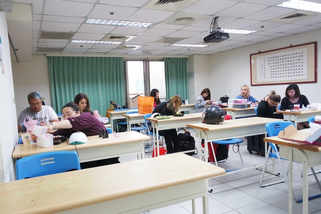 【生活分享】救國團桃園終身學習中心，光療凝膠美甲速成班，美甲進修從基礎開始學習好簡單