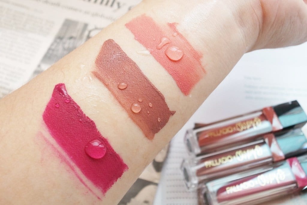 &Casey Holmes聯名款絲柔霧唇蜜,口紅試色不轉印、不沾杯、持久不掉色