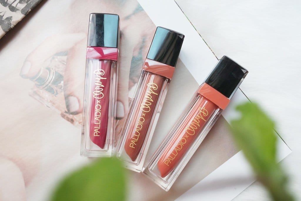 &Casey Holmes聯名款絲柔霧唇蜜,口紅試色不轉印、不沾杯、持久不掉色