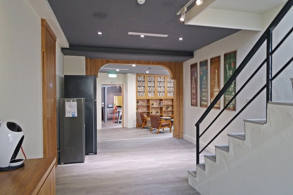 【生活資訊】新竹近交流道,富甲國際商務中心,新竹最具規模的商務中心/營業登記/微型辦公室/雙語秘書