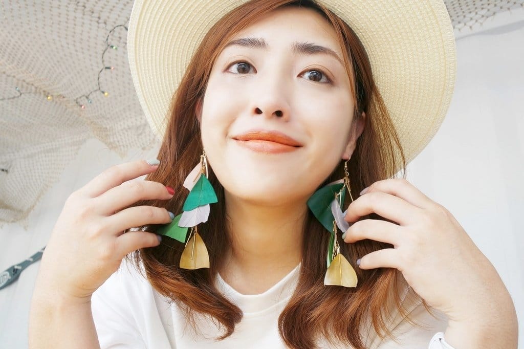 【美妝保養】開箱 UNT魔幻水指彩,秋冬柔霧新色推薦,一撕即卸,隨時變換指尖 新色,10大無添加保證