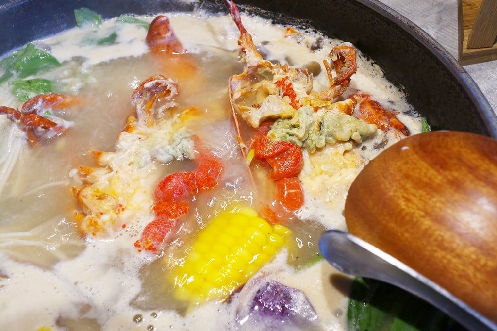 【好食分享】新竹必吃推薦,山上走走日式無菜單海鮮鍋物,活體龍蝦、馬糞海膽、A5和牛、松露龍蝦雜炊粥、金箔冰淇淋