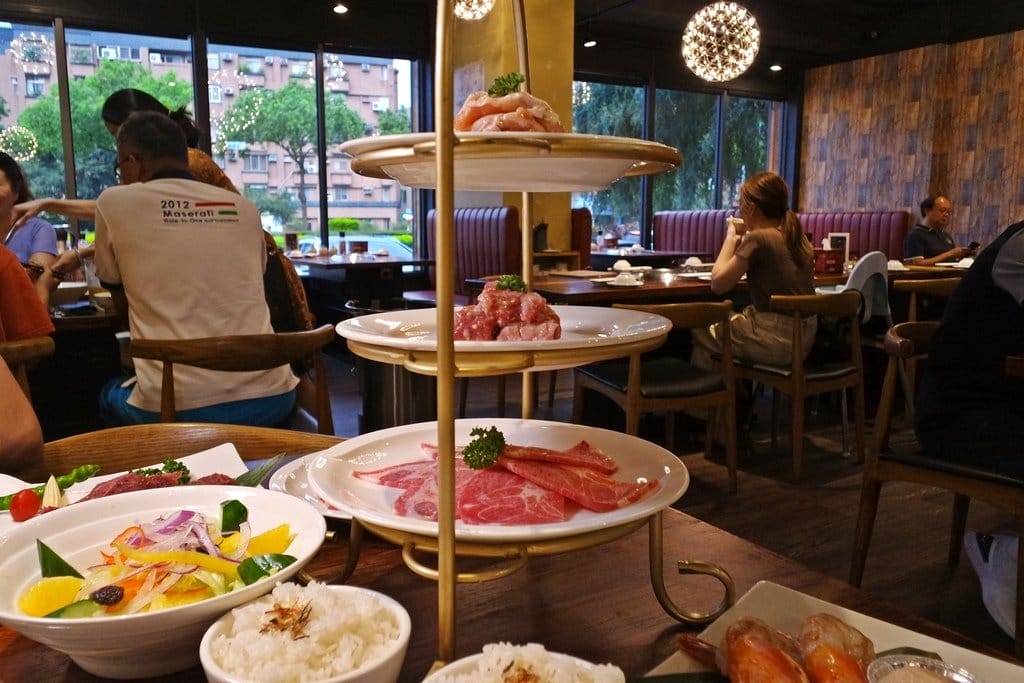 【好食分享】新竹竹北燒肉美食推薦,尼庫燒肉美食饗宴,雙人套餐A5和牛,公司聚餐、約會好去處