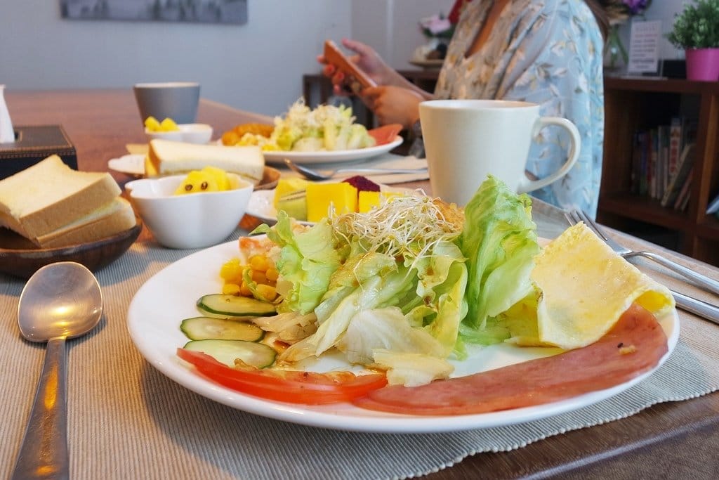 【旅遊分享】跟朋友一起去宜蘭小旅行,宜蘭冬山,悠悅光新樂館親子民宿,近梅花湖,包棟有溜滑梯、游泳池等