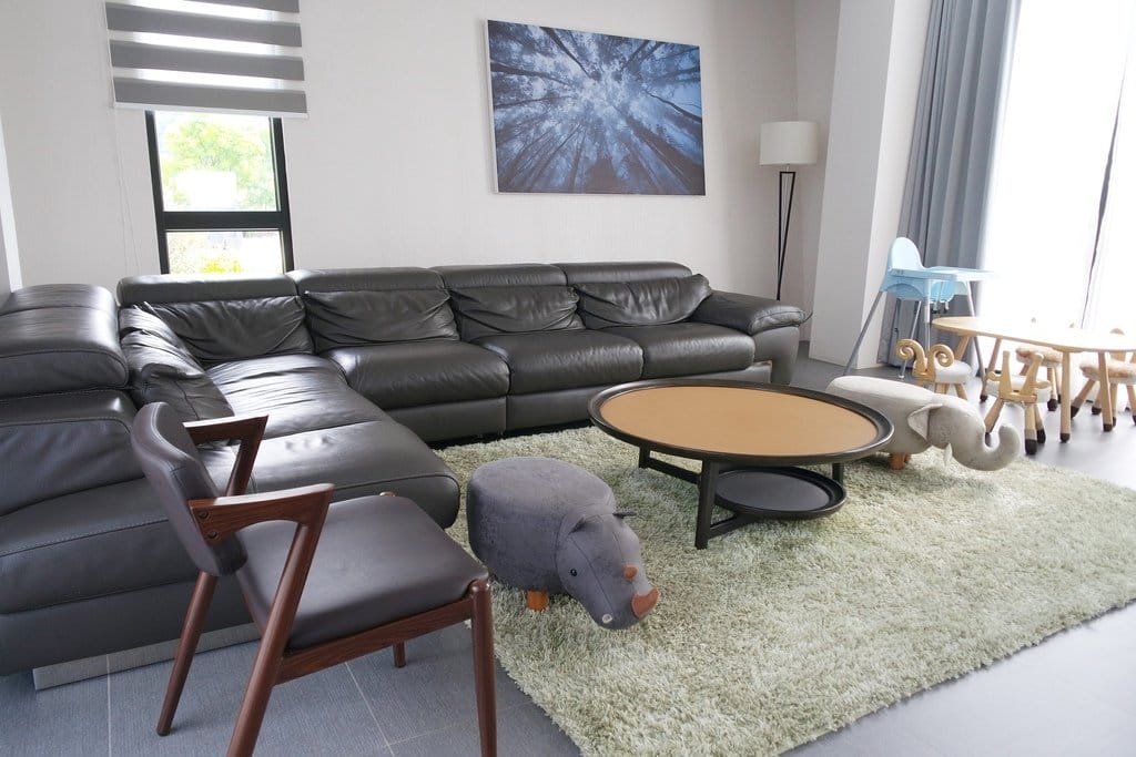 【旅遊分享】跟朋友一起去宜蘭小旅行,宜蘭冬山,悠悅光新樂館親子民宿,近梅花湖,包棟有溜滑梯、游泳池等