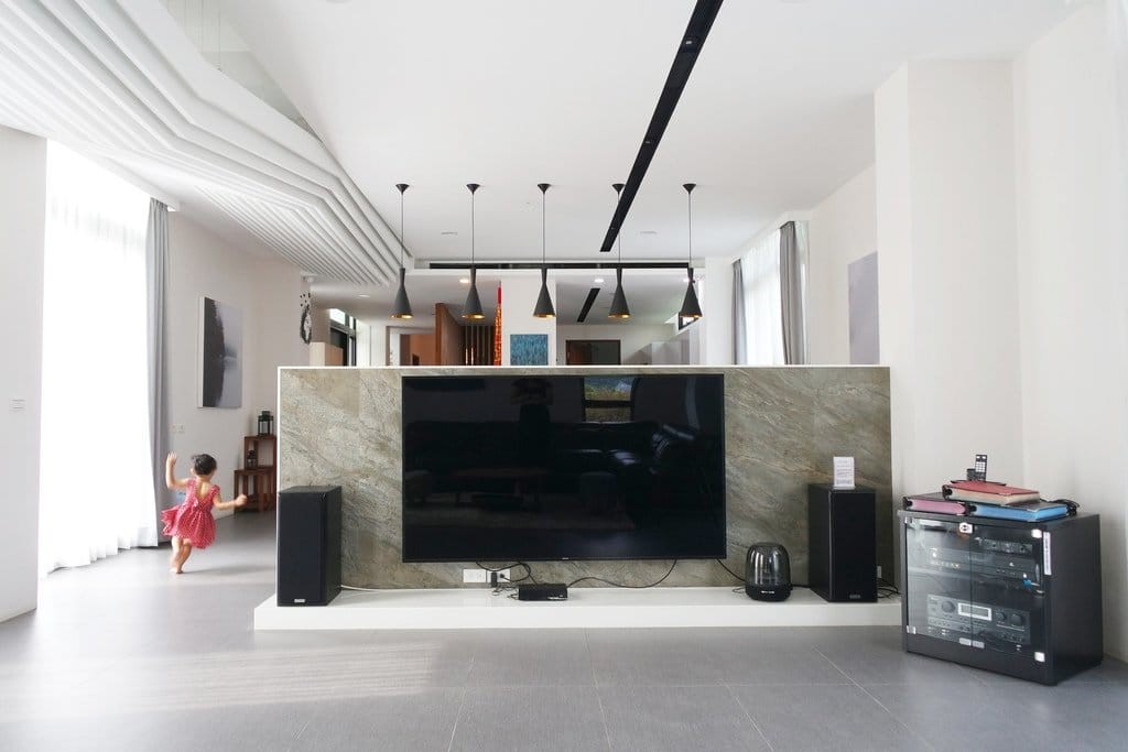 【旅遊分享】跟朋友一起去宜蘭小旅行,宜蘭冬山,悠悅光新樂館親子民宿,近梅花湖,包棟有溜滑梯、游泳池等