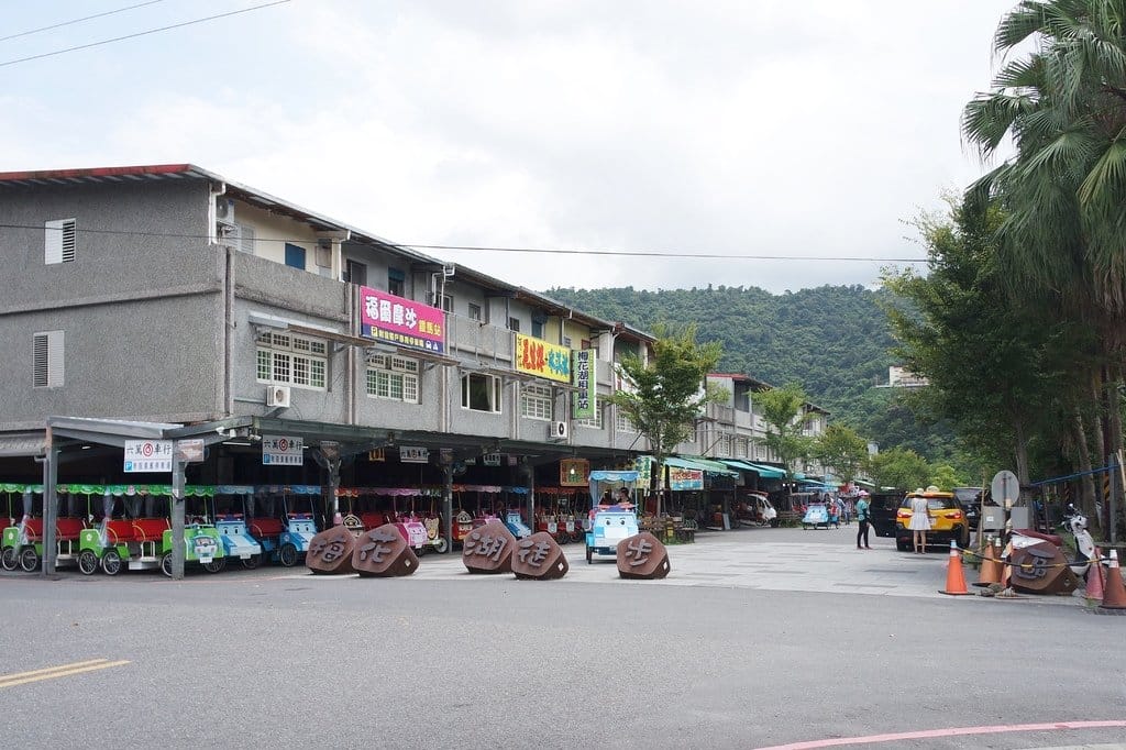 【旅遊分享】跟朋友一起去宜蘭小旅行,宜蘭冬山,悠悅光新樂館親子民宿,近梅花湖,包棟有溜滑梯、游泳池等