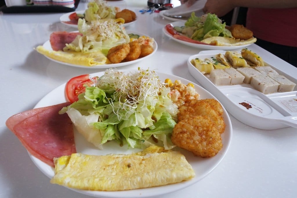 【旅遊分享】跟朋友一起去宜蘭小旅行,宜蘭冬山,悠悅光新樂館親子民宿,近梅花湖,包棟有溜滑梯、游泳池等