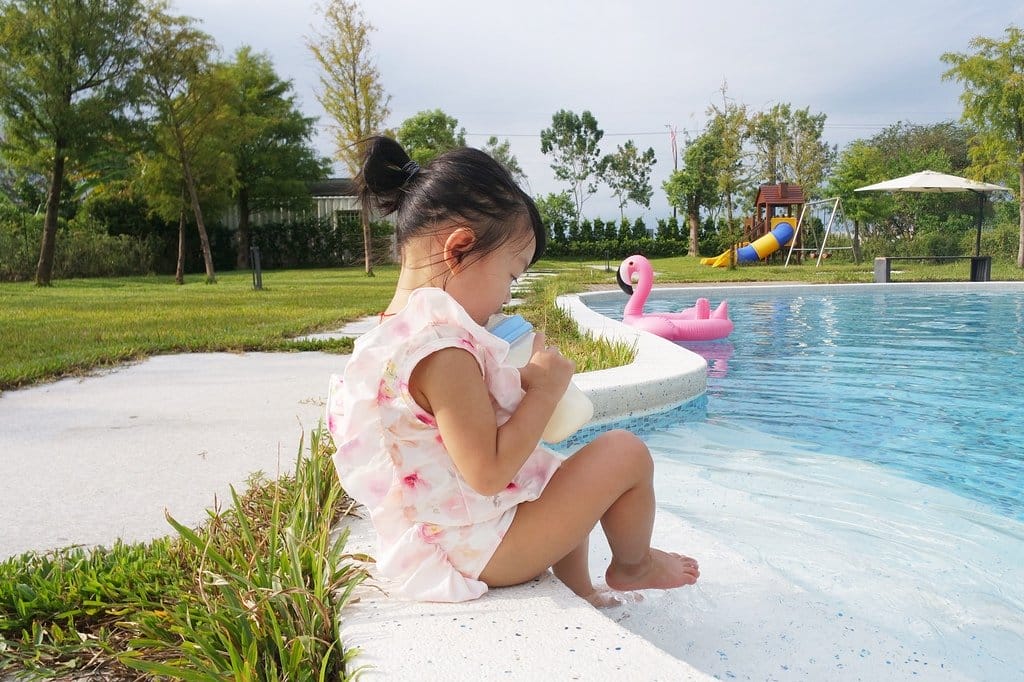 【旅遊分享】跟朋友一起去宜蘭小旅行,宜蘭冬山,悠悅光新樂館親子民宿,近梅花湖,包棟有溜滑梯、游泳池等