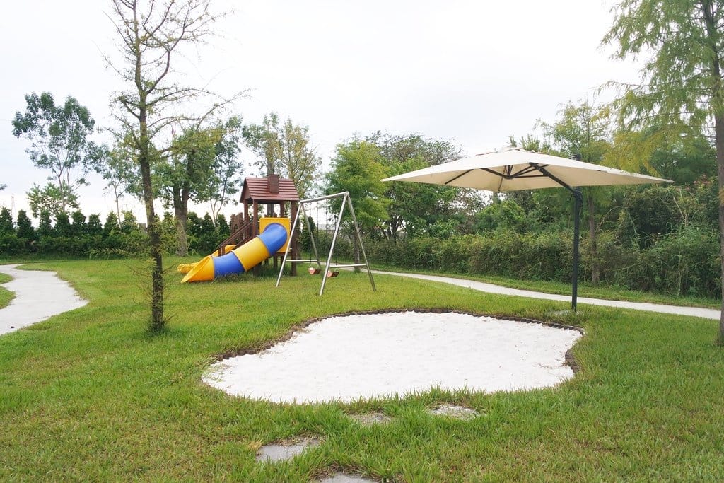 【旅遊分享】跟朋友一起去宜蘭小旅行,宜蘭冬山,悠悅光新樂館親子民宿,近梅花湖,包棟有溜滑梯、游泳池等