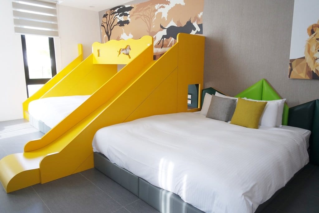 【旅遊分享】跟朋友一起去宜蘭小旅行,宜蘭冬山,悠悅光新樂館親子民宿,近梅花湖,包棟有溜滑梯、游泳池等