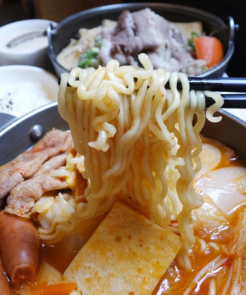 【好食分享】新竹平價美食餐廳推薦,丼飯店部隊鍋再次上線,秋冬涼涼來吃鍋,白飯味增湯吃到飽