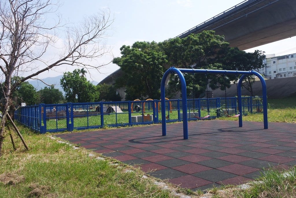 【旅遊分享】新竹縣,竹東小旅行踩點推薦,遊藝食旅,林業展示館、蕭如松藝術園區、文創藝術村、河濱公園 - 第52張圖 【旅遊分享】新竹縣,竹東小旅行踩點推薦,遊藝食旅,林業展示館、蕭如松藝術園區、文創藝術村、河濱公園