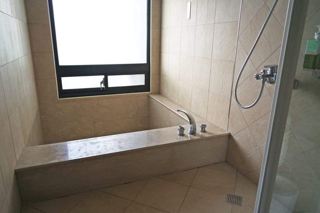 【旅遊分享】宜蘭蝴蝶結親子溜滑梯民宿推薦,自住式可包棟,近東門夜市、宜蘭窯烤山寨村、菌寶貝博物館