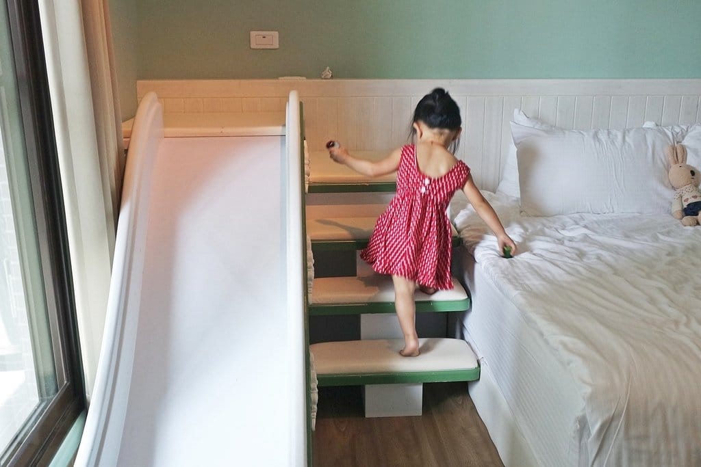 【旅遊分享】宜蘭蝴蝶結親子溜滑梯民宿推薦,自住式可包棟,近東門夜市、宜蘭窯烤山寨村、菌寶貝博物館