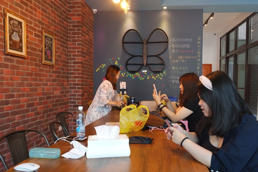 【旅遊分享】宜蘭蝴蝶結親子溜滑梯民宿推薦,自住式可包棟,近東門夜市、宜蘭窯烤山寨村、菌寶貝博物館