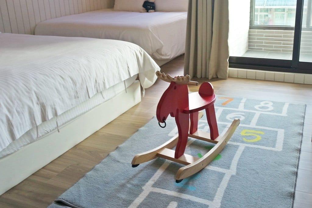 【旅遊分享】宜蘭蝴蝶結親子溜滑梯民宿推薦,自住式可包棟,近東門夜市、宜蘭窯烤山寨村、菌寶貝博物館