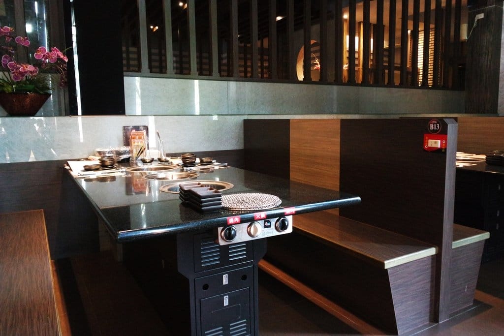 【好食分享】新竹燒肉神保町竹北館,複合式燒烤吃到飽,秋冬來這裡還能吃麻油雞,歡樂聚餐首選