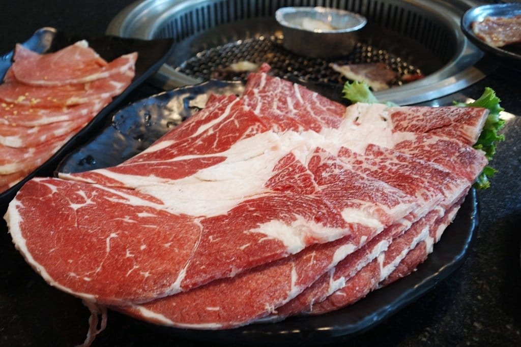 【好食分享】新竹燒肉神保町竹北館,複合式燒烤吃到飽,秋冬來這裡還能吃麻油雞,歡樂聚餐首選