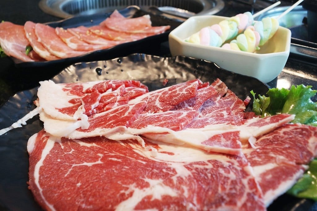 【好食分享】新竹燒肉神保町竹北館,複合式燒烤吃到飽,秋冬來這裡還能吃麻油雞,歡樂聚餐首選