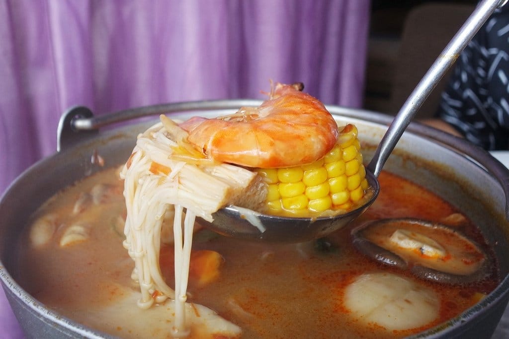 【好食分享】中壢古月新城複合式餐廳推薦,包廂座位,親子友善,火鍋,義大利麵,炸物,鬆餅下午茶 - 第31張圖 【好食分享】中壢古月新城複合式餐廳推薦,包廂座位,親子友善,火鍋,義大利麵,炸物,鬆餅下午茶