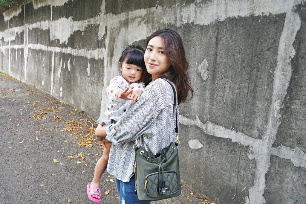 【流行穿搭】秋冬到了,購物車裡絕對不能少的一款新包,超百搭 ROBINMAY 尼龍菱格水桶後背包 - 第16張圖 【流行穿搭】秋冬到了,購物車裡絕對不能少的一款新包,超百搭 ROBINMAY 尼龍菱格水桶後背包