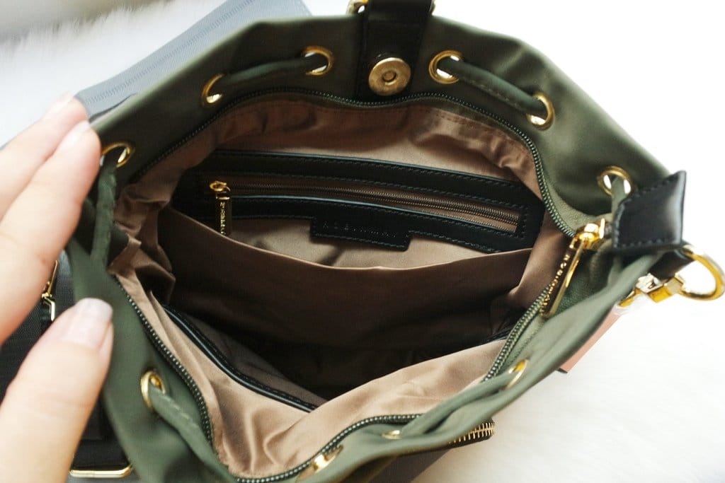 【流行穿搭】秋冬到了,購物車裡絕對不能少的一款新包,超百搭 ROBINMAY 尼龍菱格水桶後背包 - 第5張圖 【流行穿搭】秋冬到了,購物車裡絕對不能少的一款新包,超百搭 ROBINMAY 尼龍菱格水桶後背包