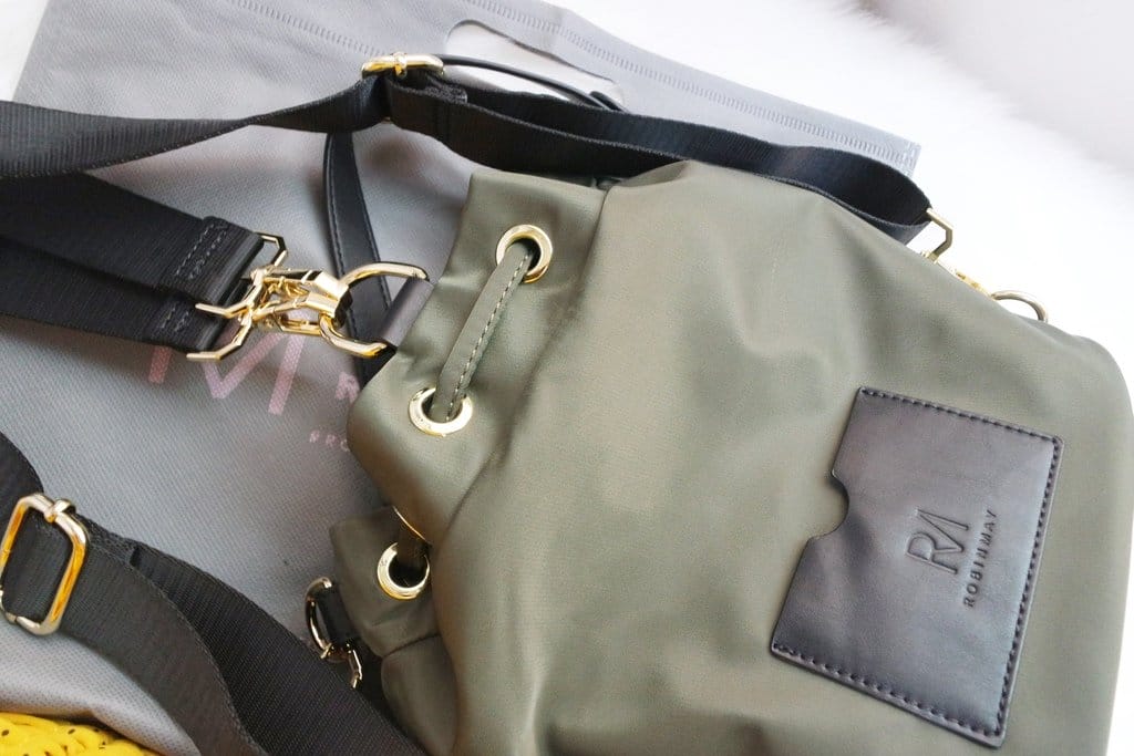 【流行穿搭】秋冬到了,購物車裡絕對不能少的一款新包,超百搭 ROBINMAY 尼龍菱格水桶後背包 - 第8張圖 【流行穿搭】秋冬到了,購物車裡絕對不能少的一款新包,超百搭 ROBINMAY 尼龍菱格水桶後背包