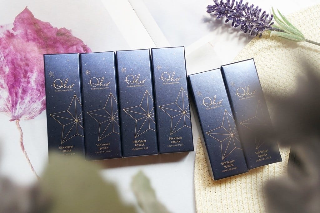 ‘her植感又來開箱拉,2019秋冬新上市,綻光星月迷霧絲絨唇膏推薦,全新超美六色 - 第3張圖 ‘her植感又來開箱拉,2019秋冬新上市,綻光星月迷霧絲絨唇膏推薦,全新超美六色