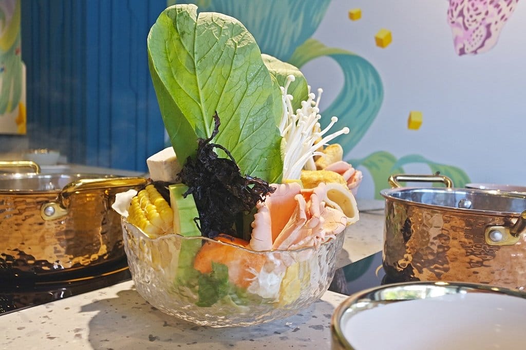 【好食分享】新竹全新開幕小火鍋推薦,湯頭濃郁松露雞湯鍋底,鍋工館火鍋專門店,文內附菜單 - 第12張圖 【好食分享】新竹全新開幕小火鍋推薦,湯頭濃郁松露雞湯鍋底,鍋工館火鍋專門店,文內附菜單