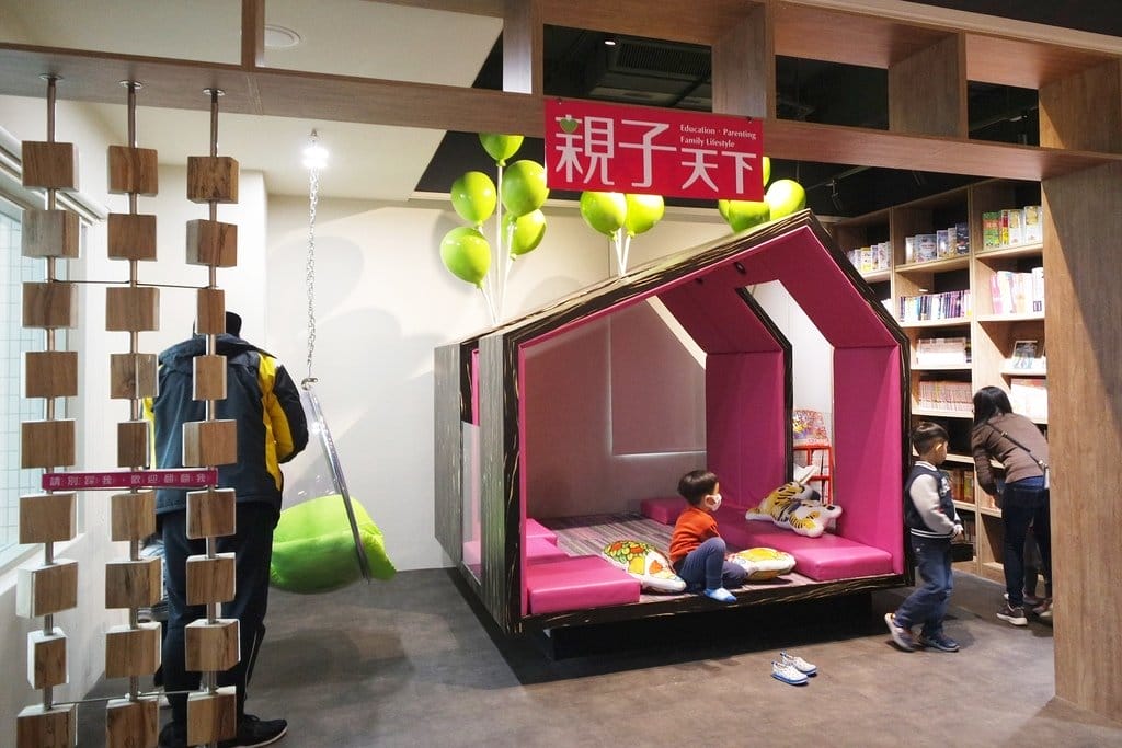 【育兒親子】親子天下活動參與體驗,英文童謠聖誕派對,歡樂唱跳/聖誕手作遊戲/茶點餐敘享用