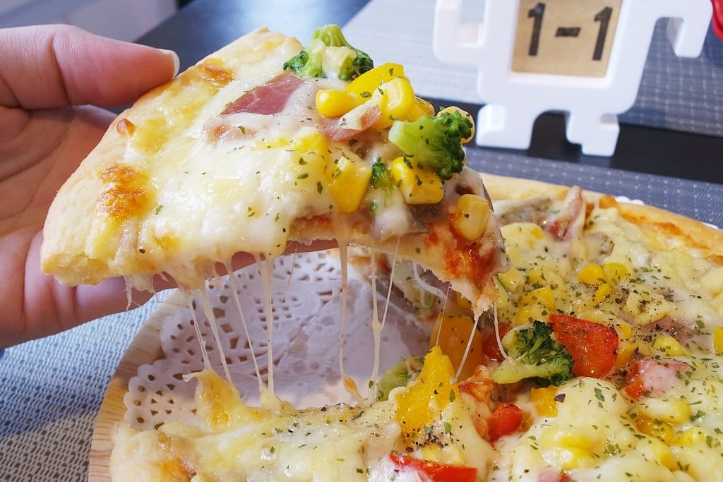 【景觀餐廳】新竹峨眉鄉,車聚私藏景點,貨櫃89咖啡廳,網美最愛,超好拍的彩虹走廊妳get了嗎?(附菜單)