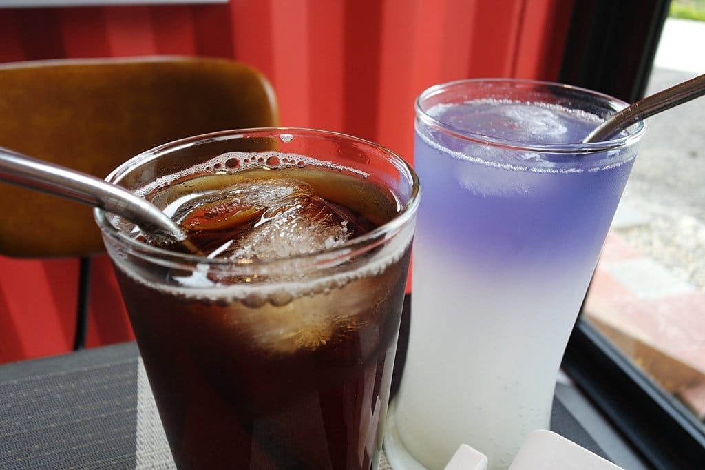 【景觀餐廳】新竹峨眉鄉,車聚私藏景點,貨櫃89咖啡廳,網美最愛,超好拍的彩虹走廊妳get了嗎?(附菜單)