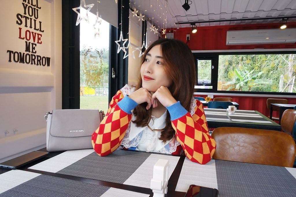 【景觀餐廳】新竹峨眉鄉,車聚私藏景點,貨櫃89咖啡廳,網美最愛,超好拍的彩虹走廊妳get了嗎?(附菜單)