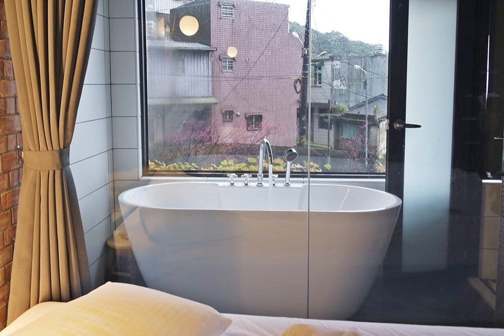 【住宿推薦】新北九份山經 Jiufen The Ore Inn ,細雨濛濛浪漫海景四人房,輕鬆慢遊九份老街