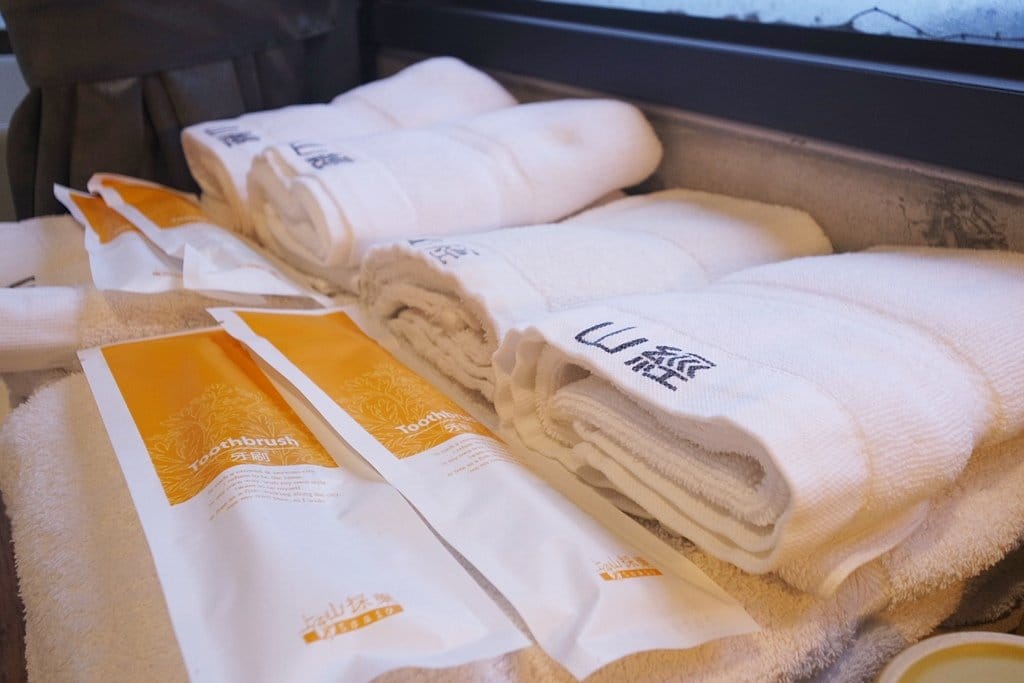 【住宿推薦】新北九份山經 Jiufen The Ore Inn ,細雨濛濛浪漫海景四人房,輕鬆慢遊九份老街