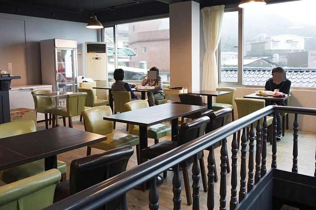 【住宿推薦】新北九份山經 Jiufen The Ore Inn ,細雨濛濛浪漫海景四人房,輕鬆慢遊九份老街