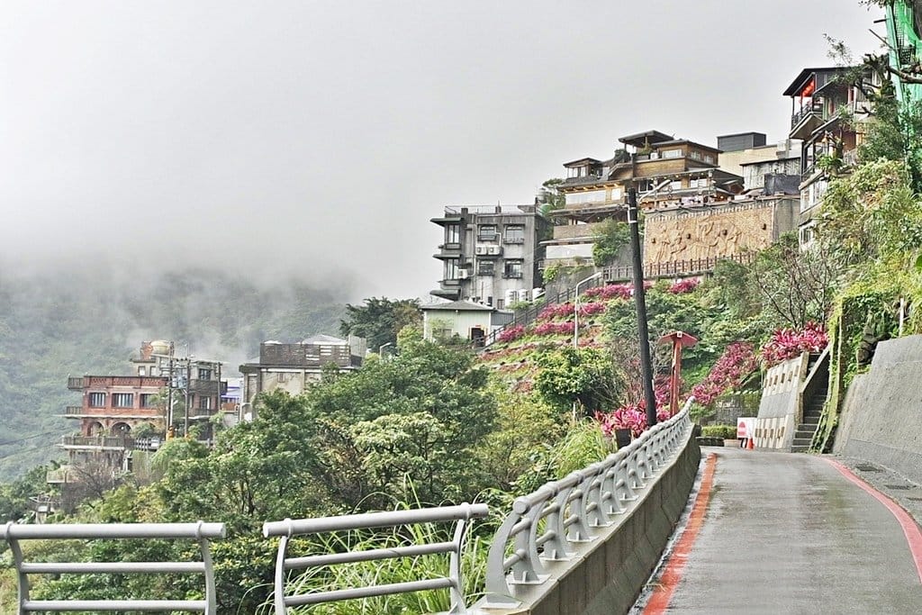 【住宿推薦】新北九份山經 Jiufen The Ore Inn ,細雨濛濛浪漫海景四人房,輕鬆慢遊九份老街
