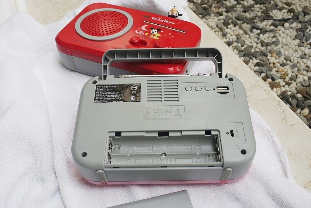 【生活推薦】開箱超可愛的DeltaPro,Disney復古藍芽音響,滿足女孩的夢幻小物,米奇、米尼妳GET了嗎?