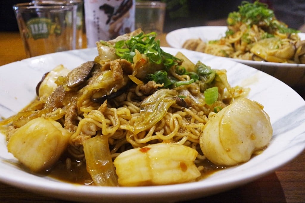 【好食分享】新竹東門市場,你不能不知道的熱門晚餐新選擇,聚餐推薦,小東門-蒸烤鮮飯食(附菜單)