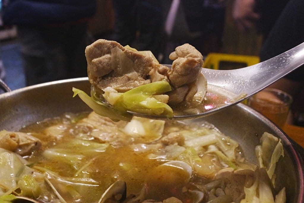 【好食分享】新竹東門市場,你不能不知道的熱門晚餐新選擇,聚餐推薦,小東門-蒸烤鮮飯食(附菜單)