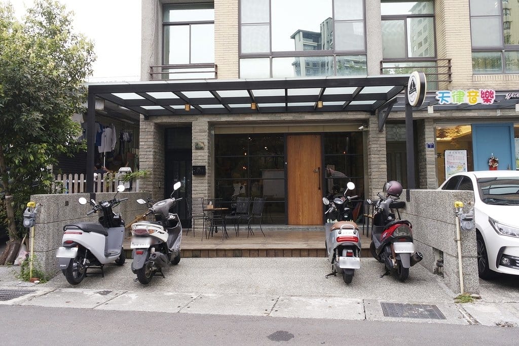 【好食分享】竹北下午茶推薦,黑瓦鬆餅(HEYWOW) 自製鬆餅、內餡,每一口都吃的到幸福滋味