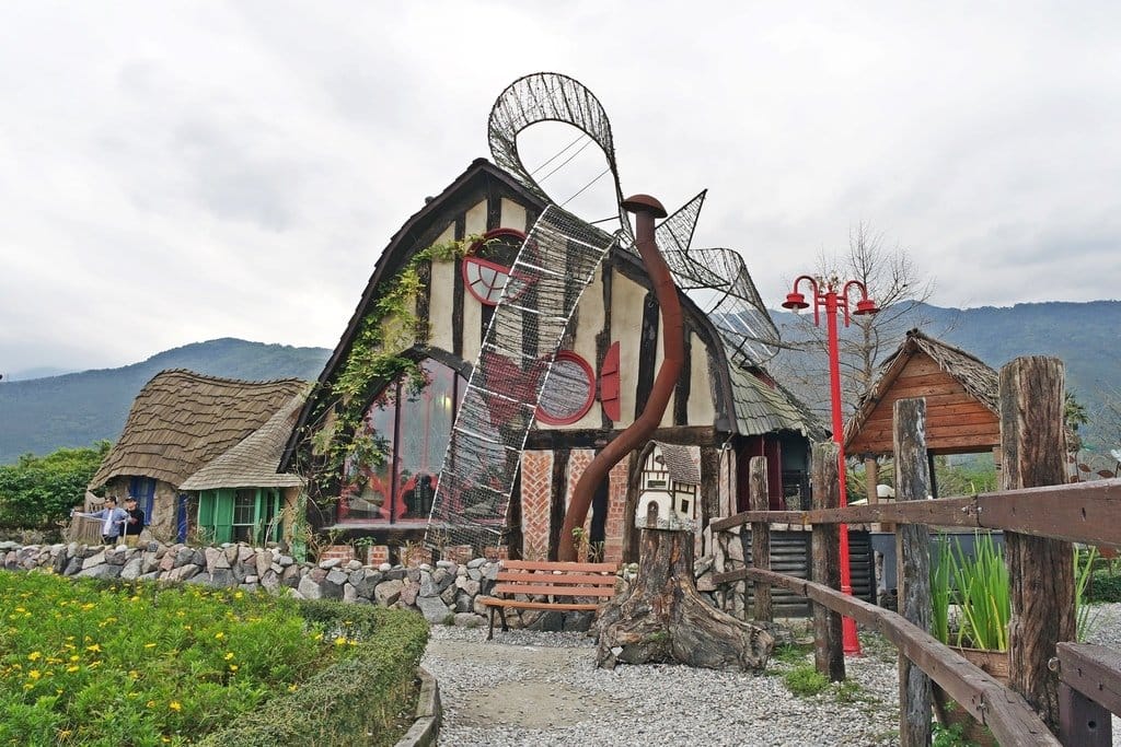 【花蓮景點】不用飛到國外,熱門人氣童話屋景點推薦,Mr. Sam 山姆先生咖啡館,還有超美落羽松 - 第4張圖 【花蓮景點】不用飛到國外,熱門人氣童話屋景點推薦,Mr. Sam 山姆先生咖啡館,還有超美落羽松