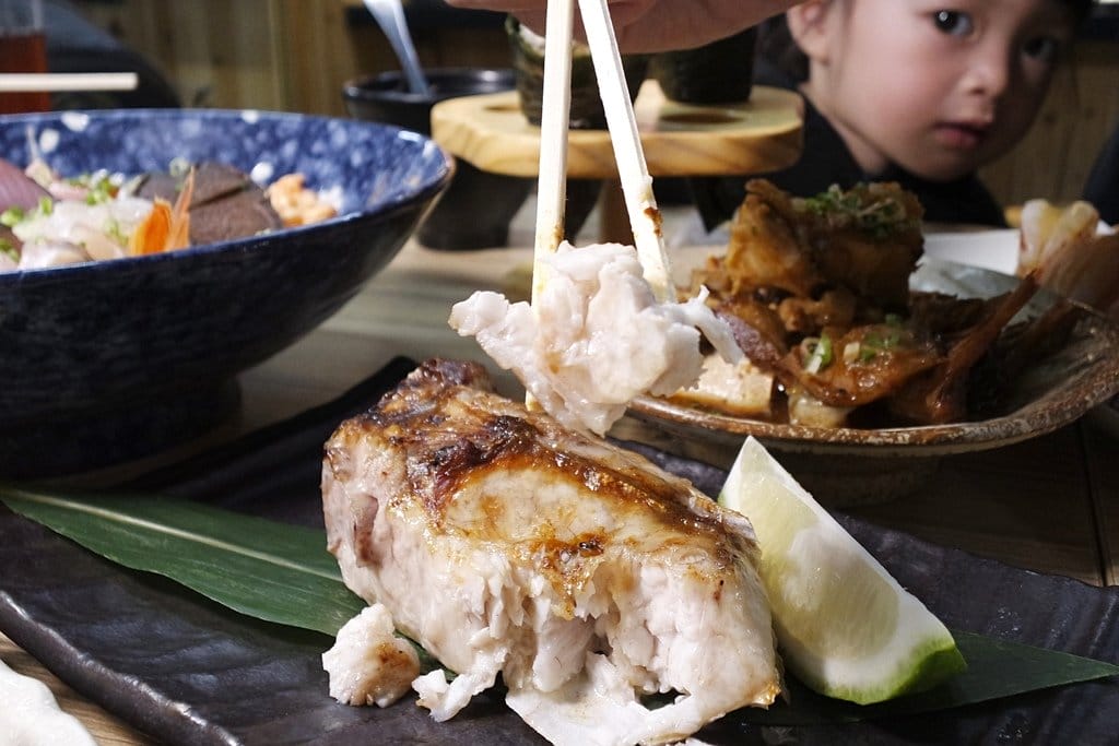 【好食分享】新竹東門市場,日本料理美食推薦,八庵魚河岸一代目,超狂的刺身、握壽司專門店