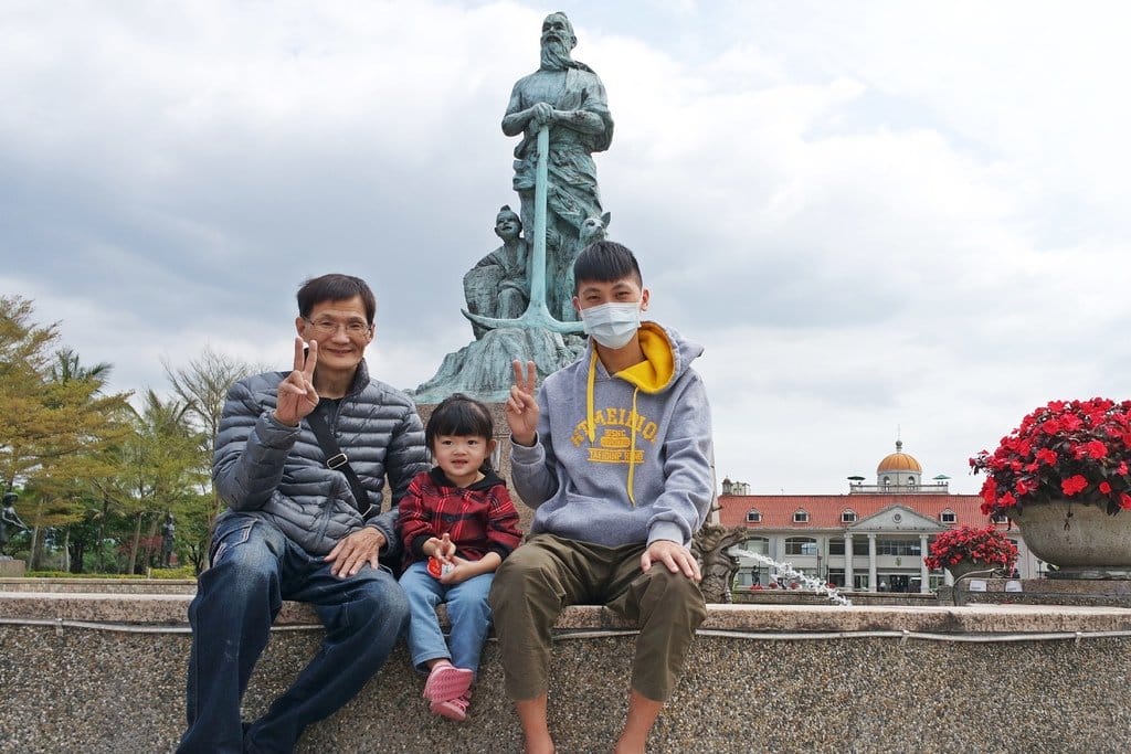 【花蓮景點】超大占地,不用人擠人,親子旅遊推薦,新光兆豐休閒農場,體驗可愛小動物餵食互動