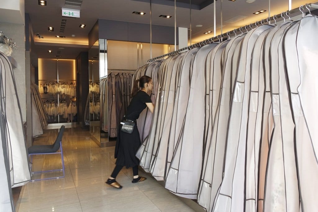 【台中婚紗推薦】女孩想要的浪漫這裡都有,打造夢幻婚禮,茱莉亞精品婚紗,設計師精品婚紗,婚紗試穿