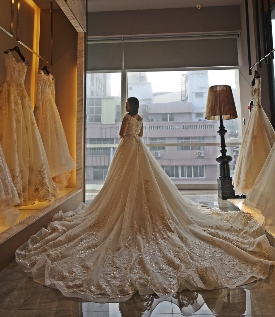 【台中婚紗推薦】女孩想要的浪漫這裡都有,打造夢幻婚禮,茱莉亞精品婚紗,設計師精品婚紗,婚紗試穿