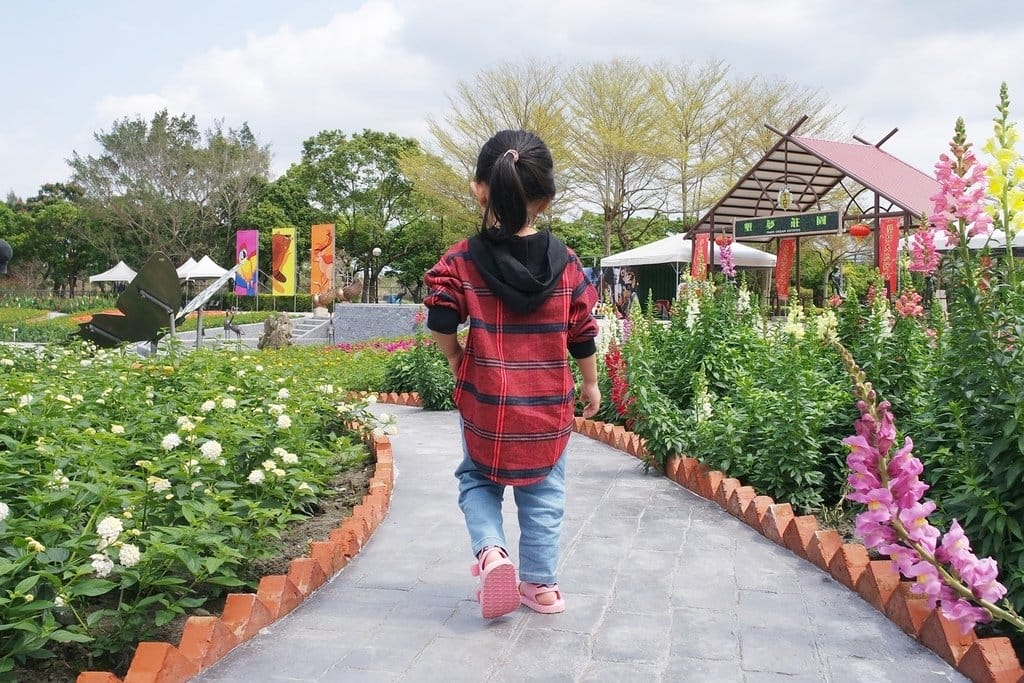 【花蓮景點】超大占地,不用人擠人,親子旅遊推薦,新光兆豐休閒農場,體驗可愛小動物餵食互動